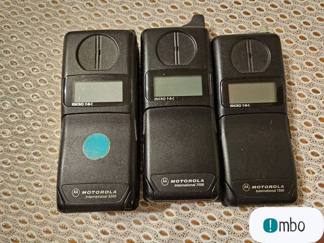 3x Motorola International - 1